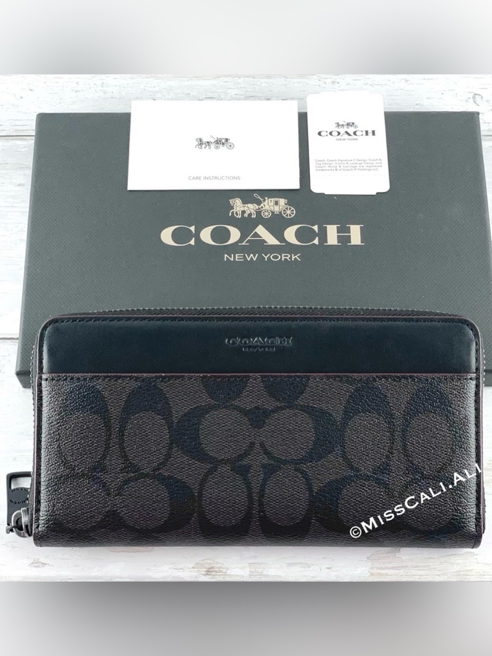 NWT COACH Signature Canvas Accordion Zip Wallet Men’s